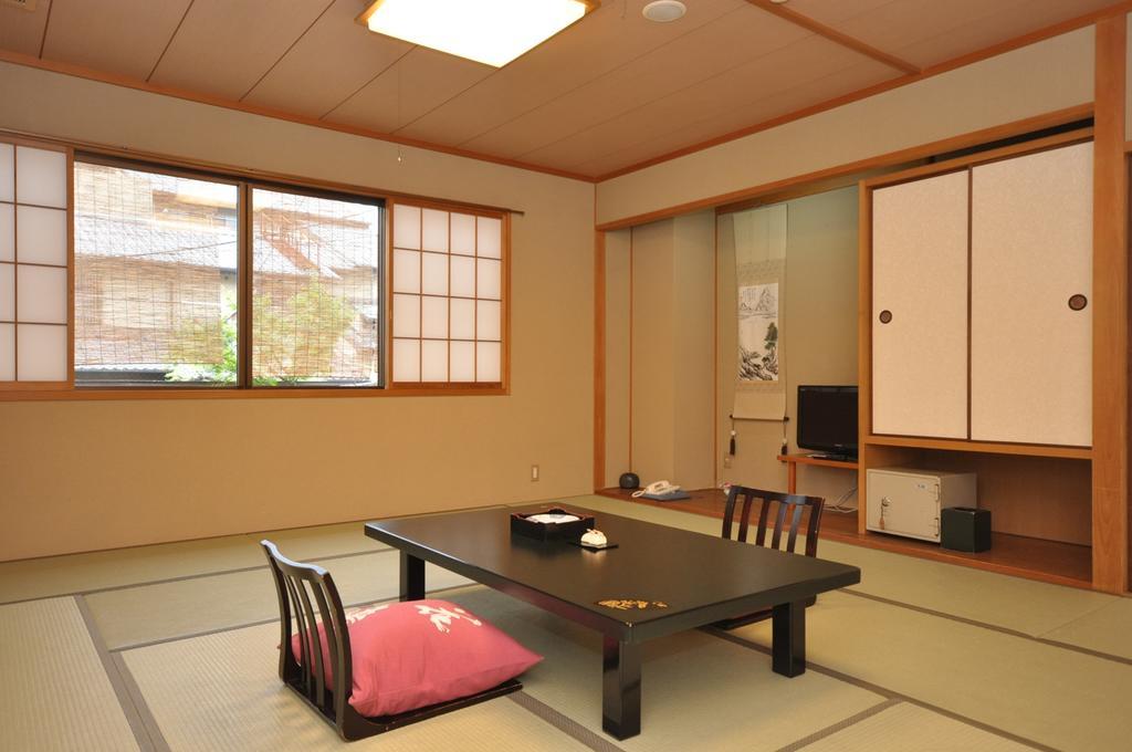 Gion Ryokan Karaku Kyoto Exteriör bild